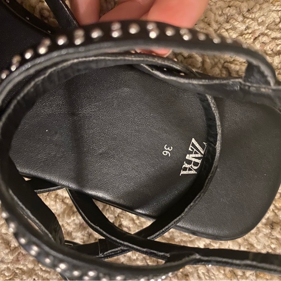 Studded flat sandals - Picture 8 of 9